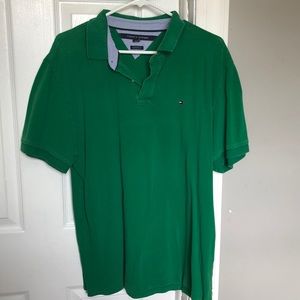 Green shirt sleeve shirt